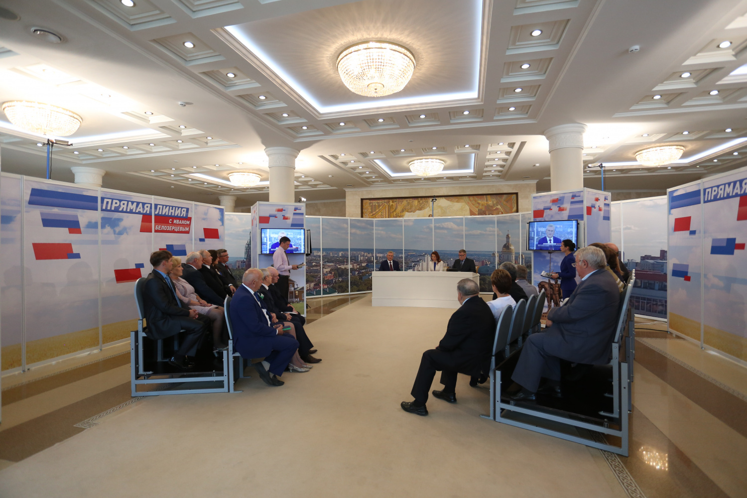 Вопросы к «прямой линии» с губернатором Иваном Белозерцевым примут по Viber и WhatsApp