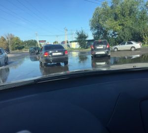 В Пензе улицу Рябова продолжает заливать