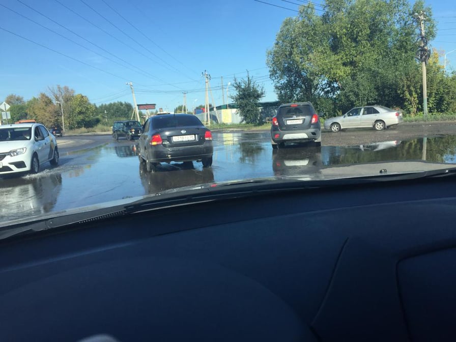 В Пензе улицу Рябова продолжает заливать