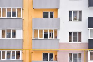 Переселенцев из Зари оставят в аварийных домах. Расследование уголовного дела продолжается