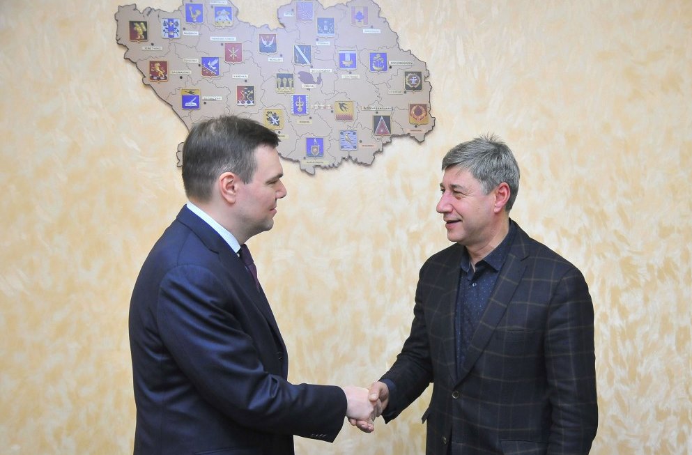 Олег Синенков покинул сферу СМИ и вернулся в  образование