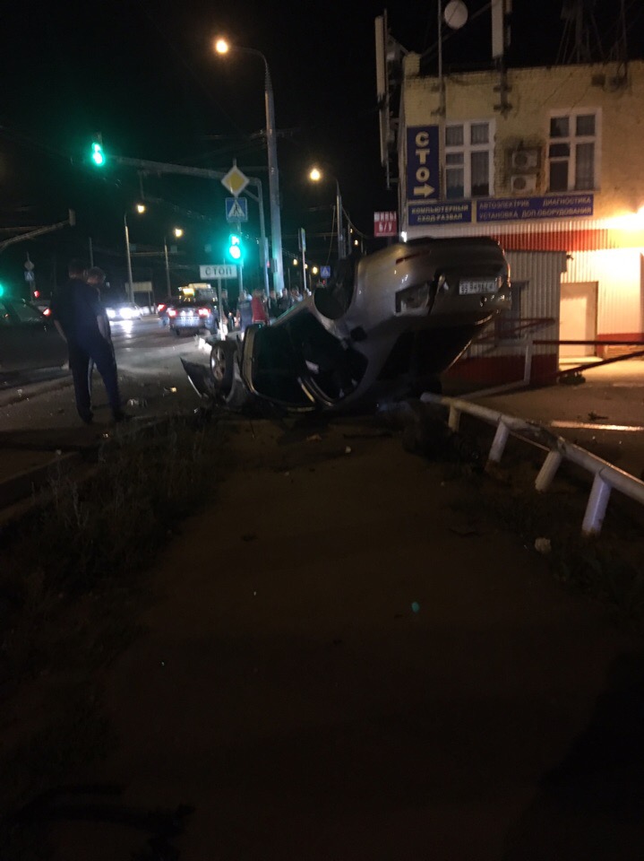 В Пензенской Терновке автомобиль перевернулся на крышу