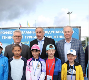 Иван Белозерцев сыграл в теннис с Шамилем Тарпищевым