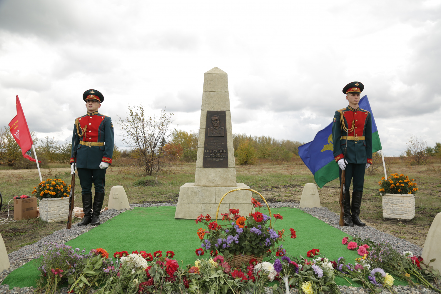 В Колышлее открыли обелиск дважды Герою Советского Союза  Глазунову