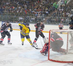 Сборная Пензенской области сразилась в хоккей со столичными акулами пера