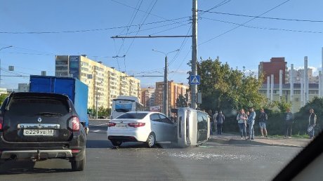 "Калина" на боку: в ГИБДД озвучили данные о пострадавших в аварии в Терновке