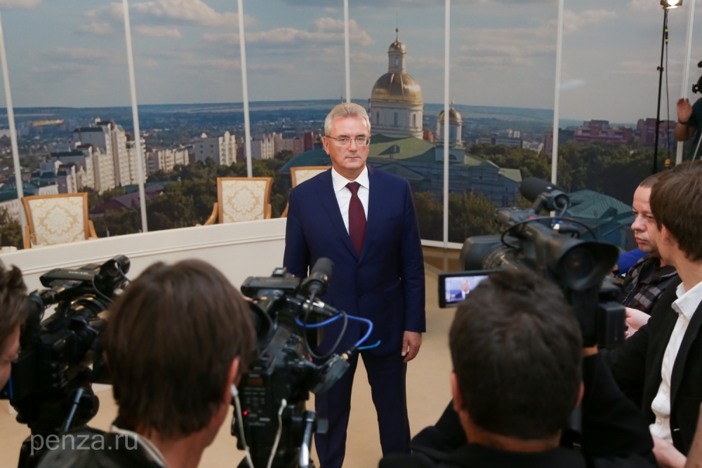 Диалог онлайн: завтра состоится «прямая линия» губернатора Ивана Белозерцева