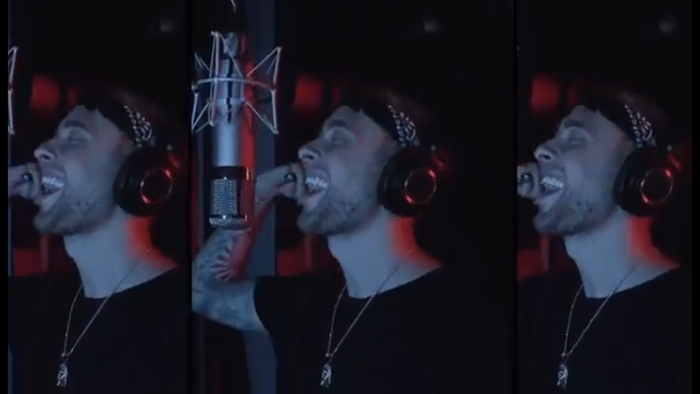 Мат и средний палец в кадре: Егор Крид записал видео-заявку на участие в hip-hop баттле