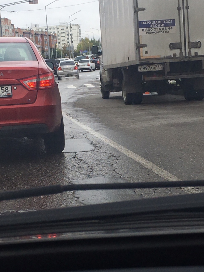 На Терновского в Пензе образовалась гигантская пробка