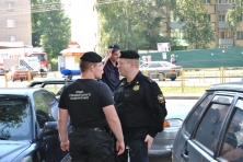 В Пензе мать, не желая платить долги за коммуналку, оставила приставам сына в "заложниках"