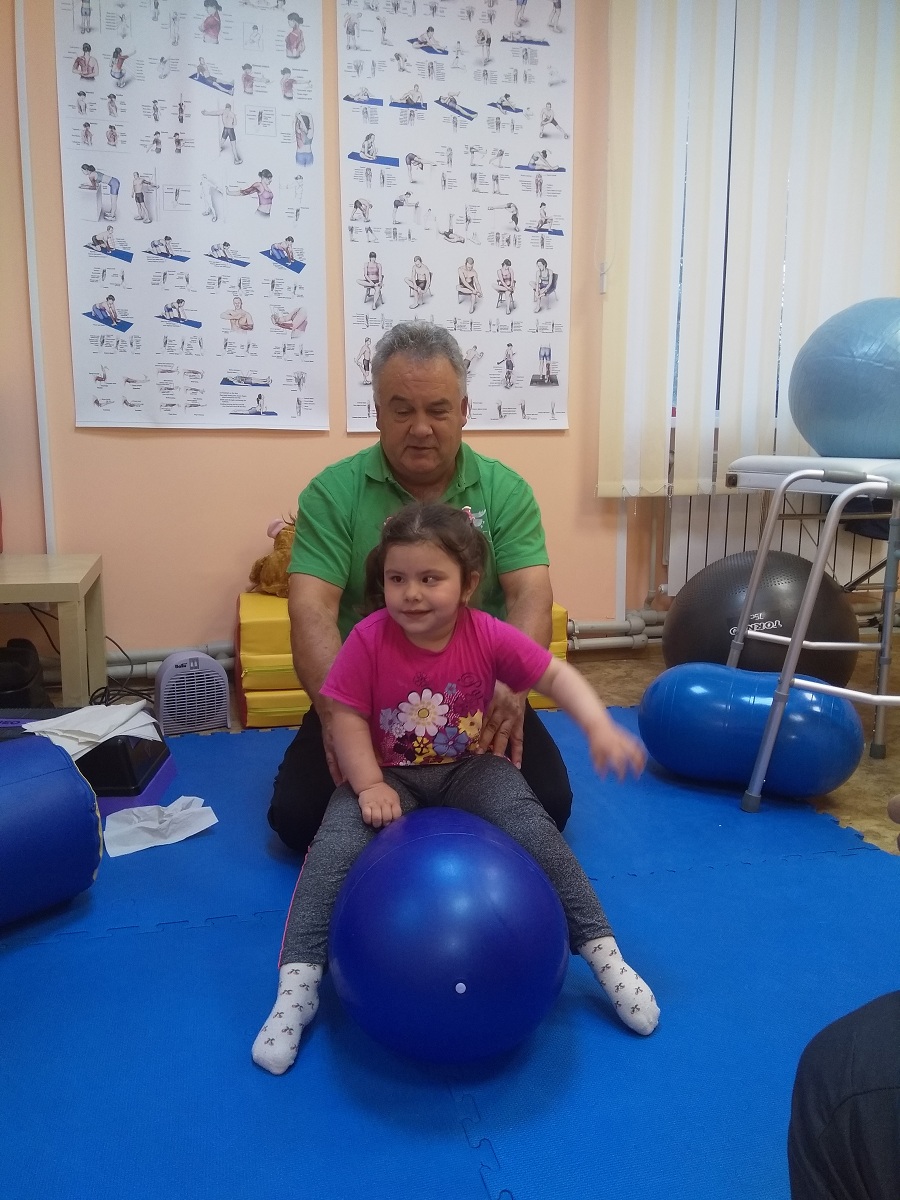 Пензенская семья поблагодарила «Караван добрых дел» за помощь ребенку