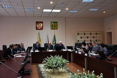 В конкурсную комиссию по замещению вакансии мэра назначили Ларису Рябихину и Василия Трохина