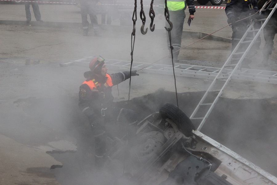 Мэр Андрей Лузгин выразил соболезнования семьям погибших на Аустрина в Пензе