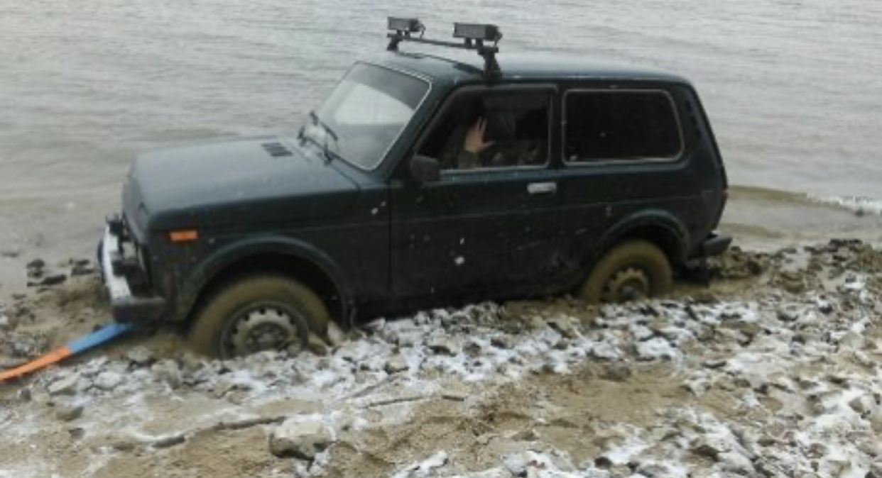 Машину рыболовов «поймали на крючок»