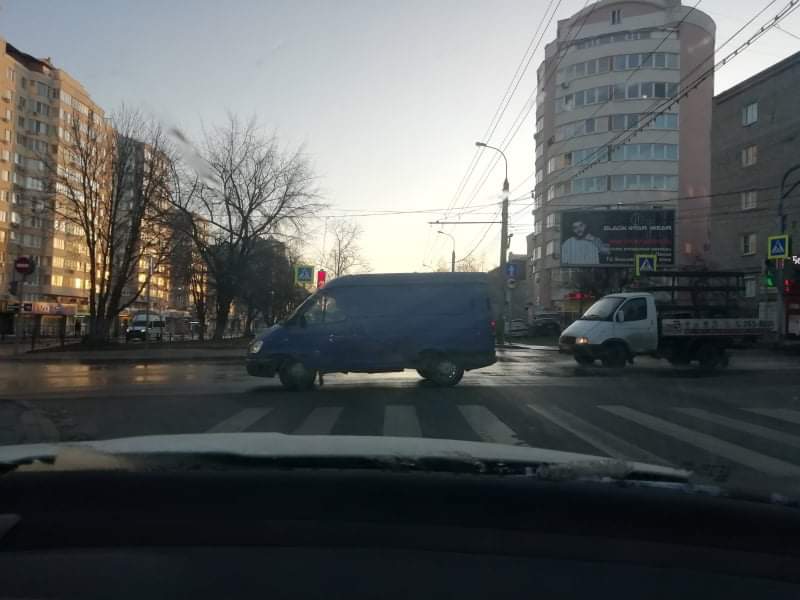 В Пензе центр города залило водой из канализации