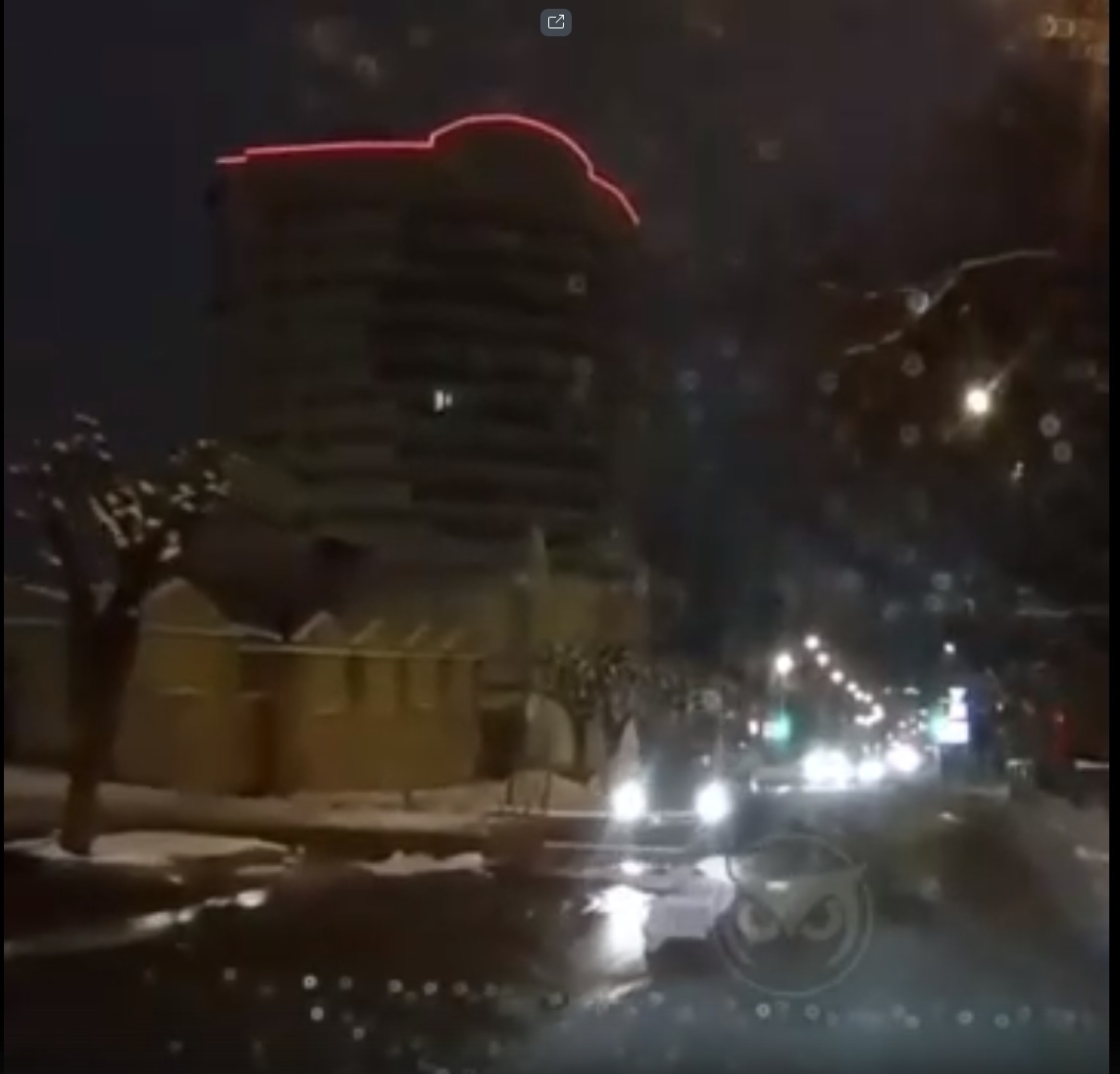 Пензенский лихач снес ограждение коммунальщиков