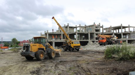 Губернатор назвал срок окончания строительства хирургического комплекса в Кузнецке