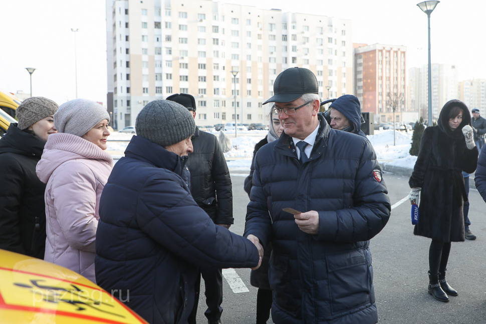 Школы Пензенской области получили 17 новых автобусов