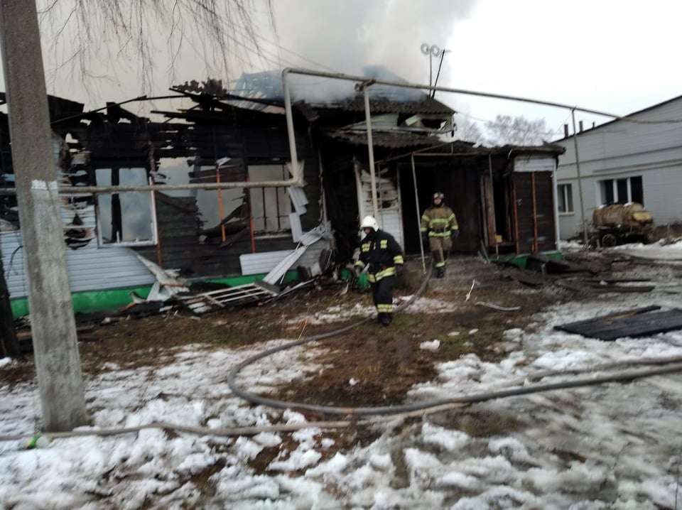 В Пензенской области 18 человек тушили пожар