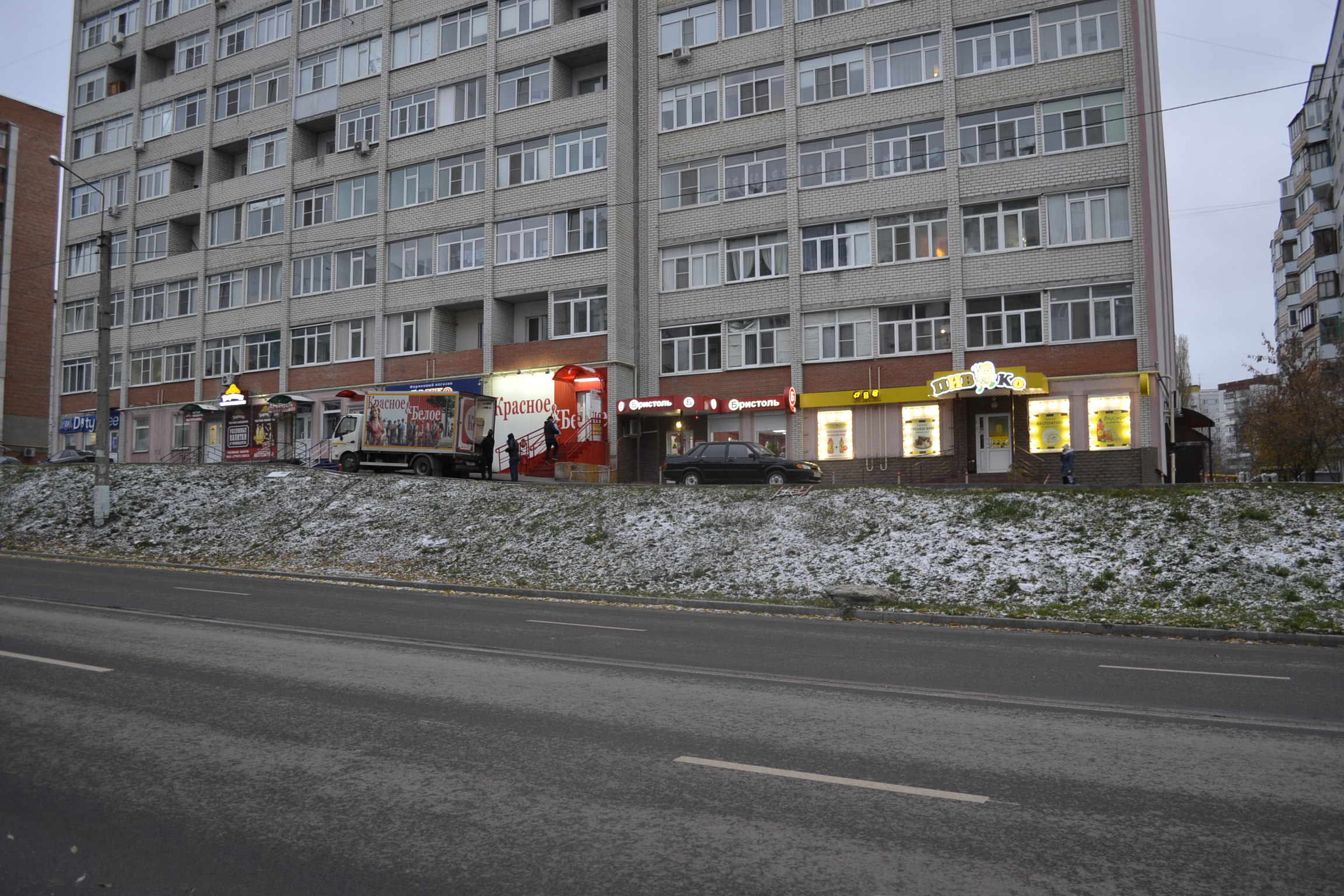 В Пензе на Кижеватова  "левый" алкоголь продавали детям