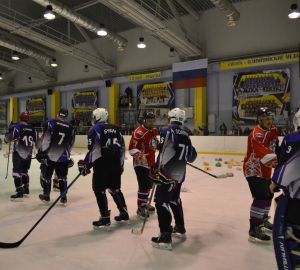 Хоккейная команда «Дионис» провела благотворительный матч