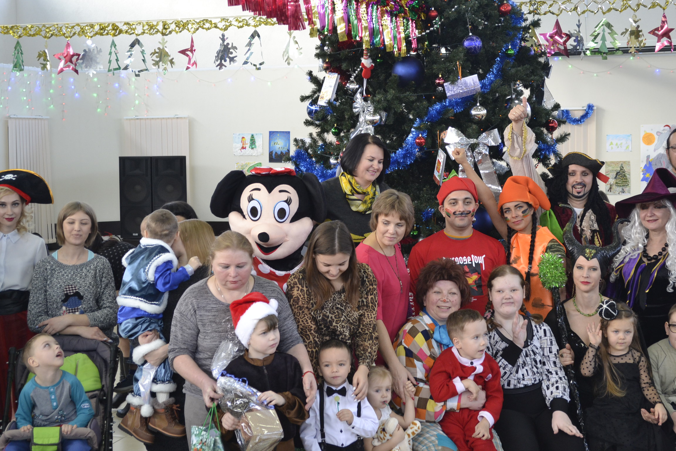 «Караван добрых дел» подарил детям новогоднюю сказку