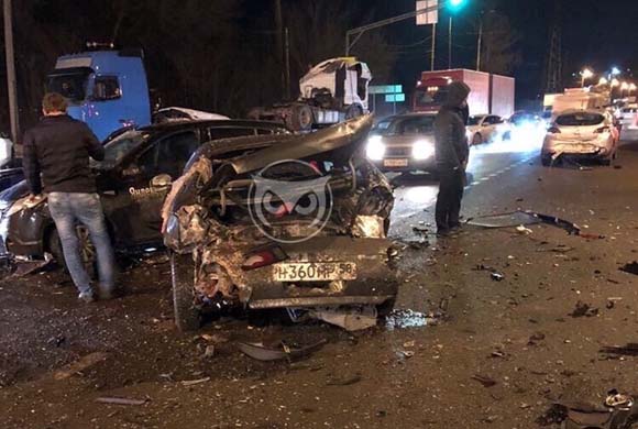 На трассе в Арбеково при столкновении пяти машин погиб ребенок