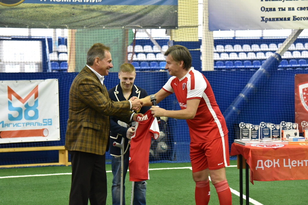 Пензенские футболисты отметили закрытие сезона