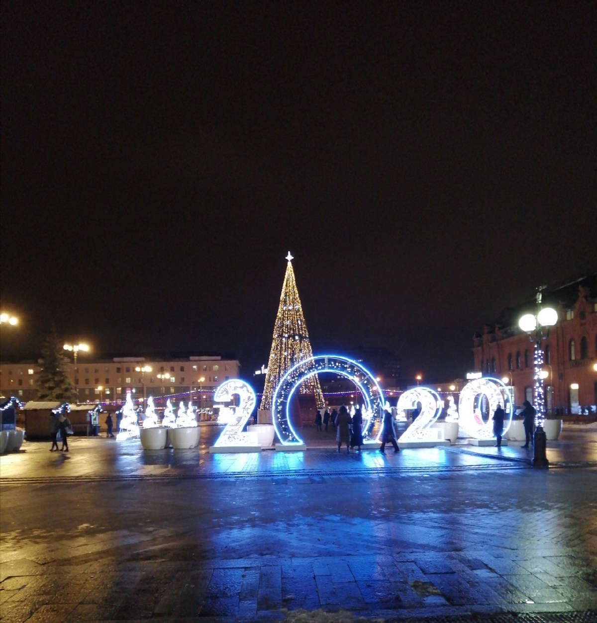 В Пензе 31 декабря работу парковки на площади Ленина приостановят