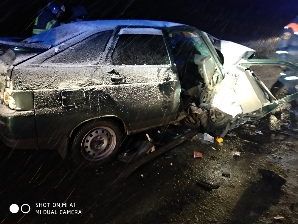 В Пензенской области погибшего в ДТП мужчину из машины доставали спасатели