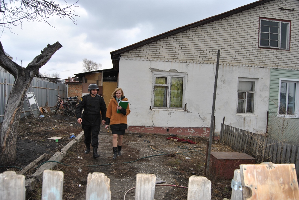 В Пензе судебный пристав полчаса простоял на должнике