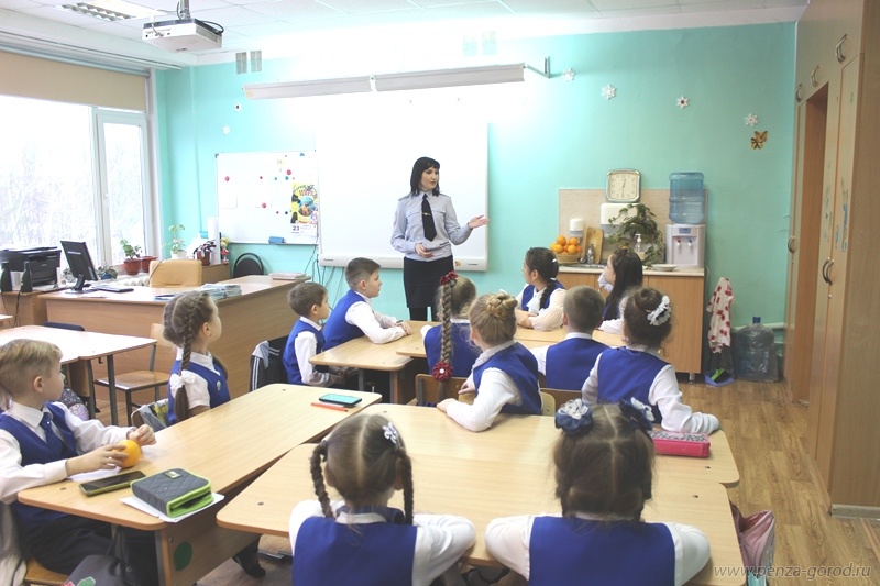 Пензенских школьников научили безопасному поведению на дорогах