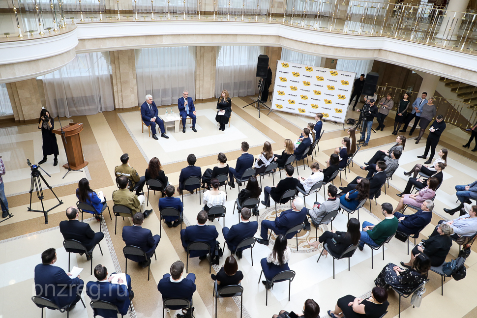 Пензенский губернатор призвал молодежь включиться в борьбу со снюсами