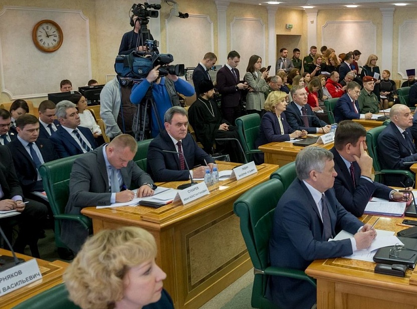 Валерий Лидин презентовал в Совете Федерации работу по патриотическому воспитанию молодежи в Пензенской области