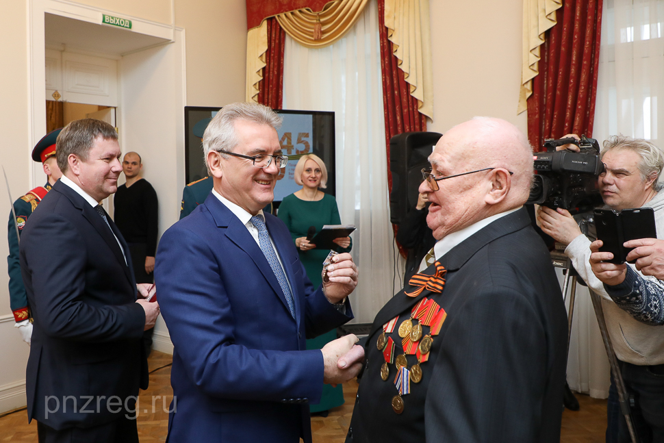Пензенским героям вручили юбилейные медали к годовщине Победы