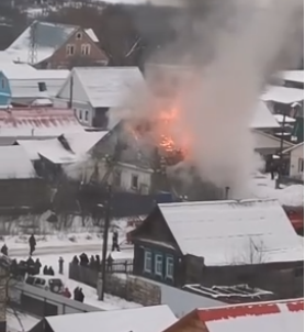 В Кузнецке дотла выгорел частный дом