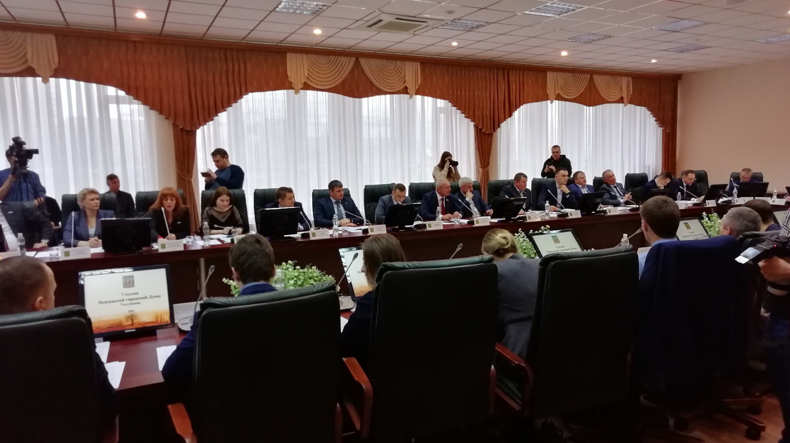 Кто в Думе «бабы» и почему скучала Кристина Бабынина: в Пензе состоялась сессия городского парламента