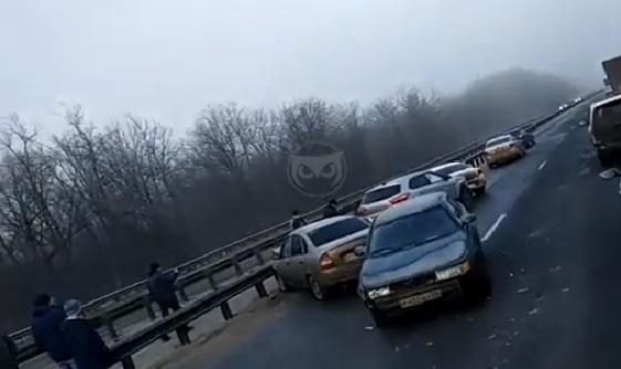 В Пензенской области туман на дорогах привел к массовой аварии на трассе М-5