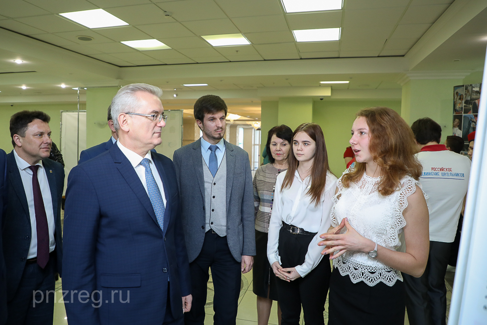 Школьные учителя в Пензе получат двойную надбавку к зарплате