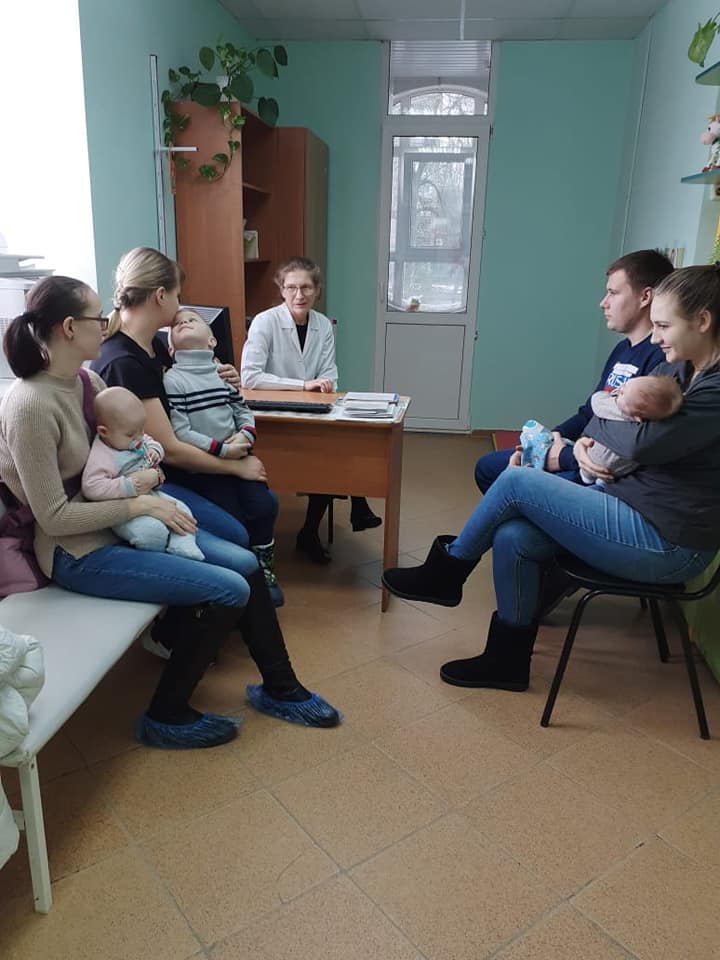 Стало известно расписание Школы материнства на март