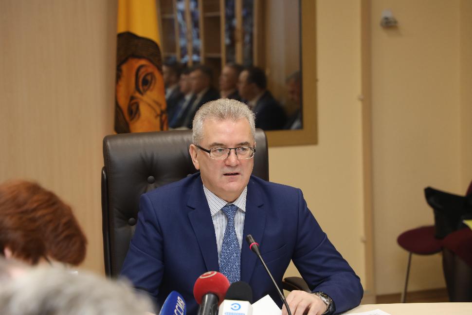 Губернатор поручил создать отделения почты и банка в селах Пензенской области