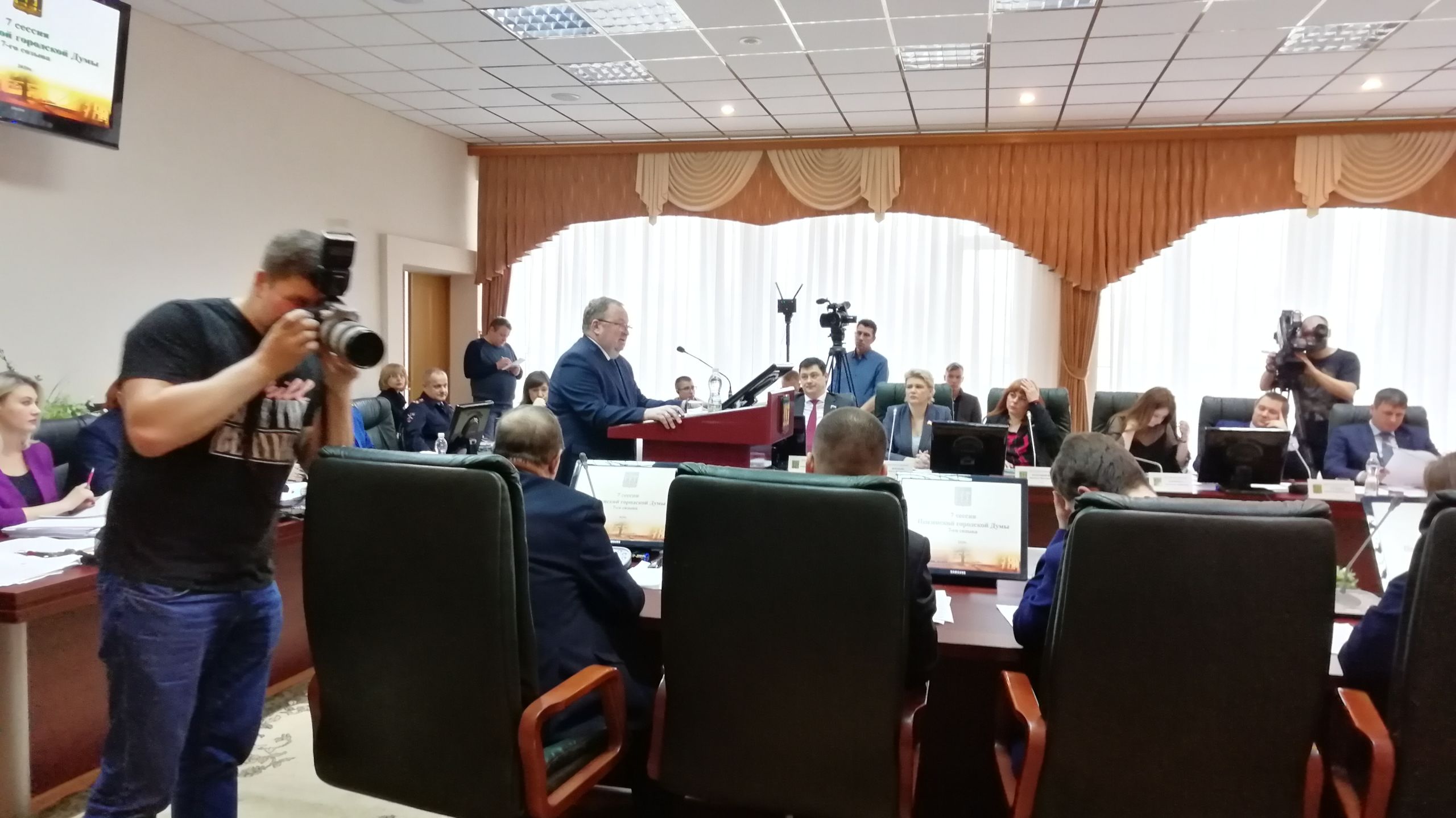 Депутаты гордумы утвердили прибавку к пенсии муниципальным чиновникам