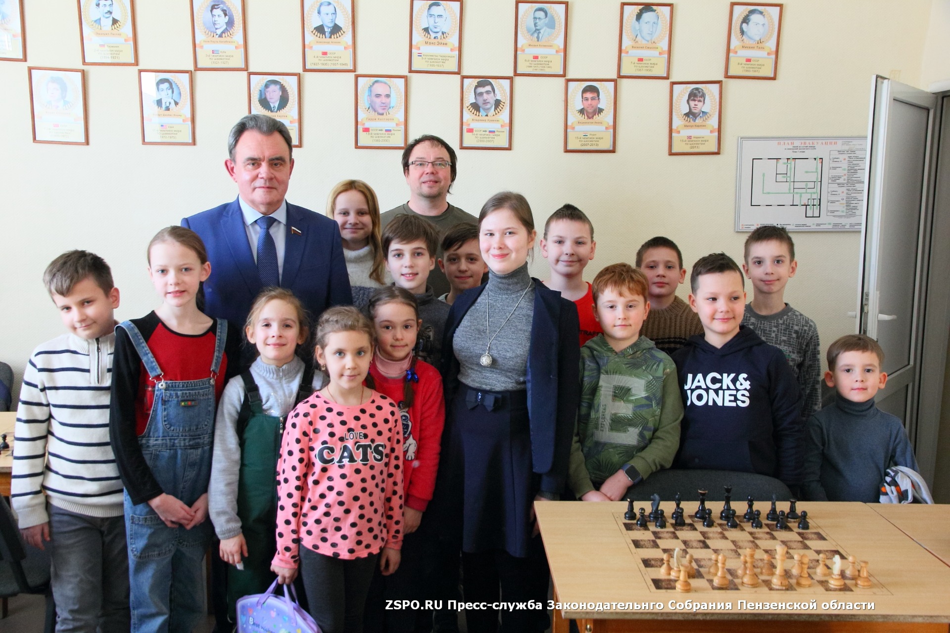 Валерий Лидин помог осуществить мечту участников пензенского шахматного клуба