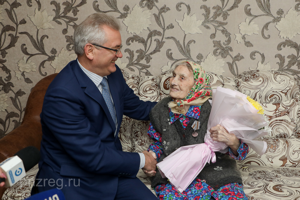 Губернатор Пензенской области вручил юбилейную медаль ветерану Великой Отечественной войны