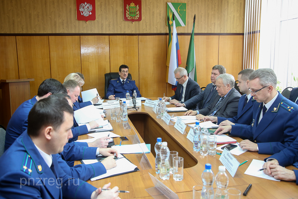 Жители Бессоновского района рассказали о своих проблемах зампрокурору РФ