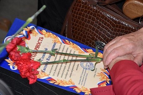 Владимир Мутовкин и Ольга Чистякова поблагодарили «солдатских матерей» за воспитание достойных сыновей