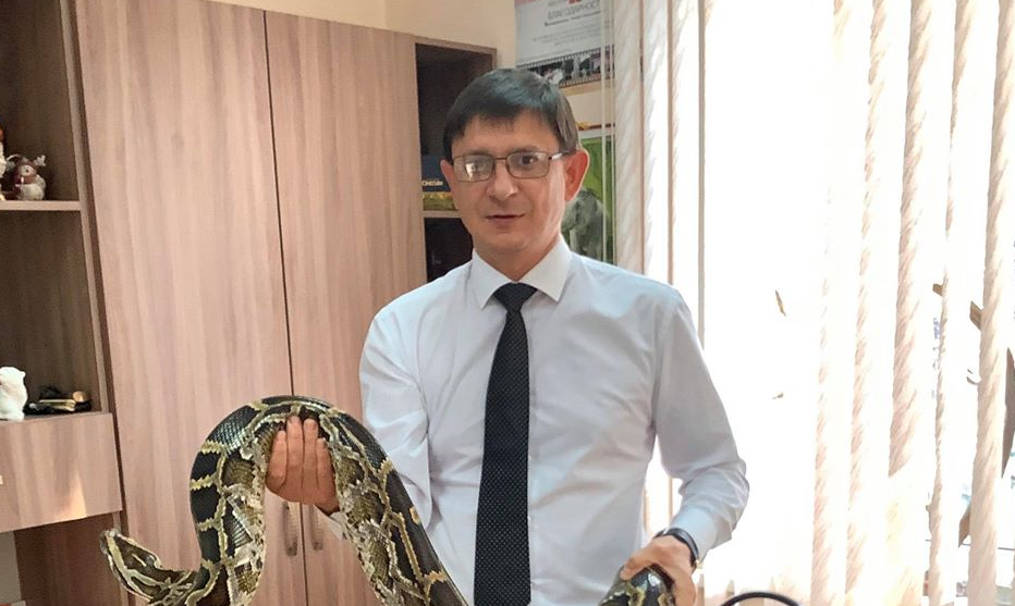 Директор пензенского зоопарка шокировал пензенцев фотографией с «девочкой»