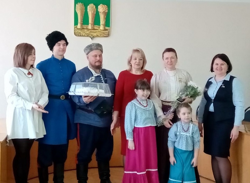 Ольга Чистякова вручила медали "Материнская доблесть"