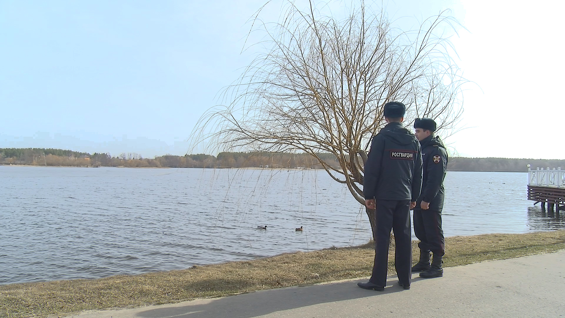 В Пензенской области подростки уплыли по Суре на арт-объекте