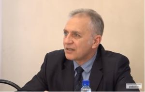 Мэр Кузнецка возмутился качеством новых лампочек и работой подрядчика